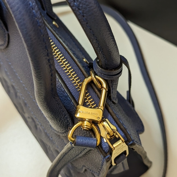 ✨️💎pristine! Authentic Louis Vuitton pont neuf mini Empreinte. Like new. - Picture 13 of 16